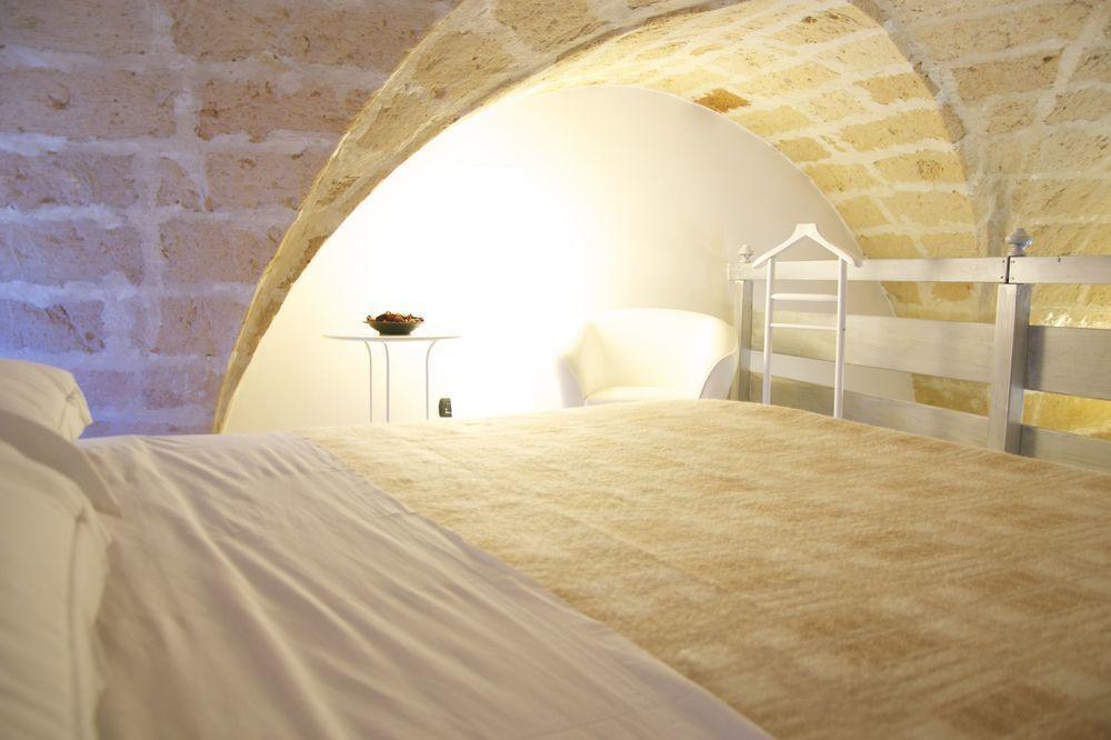 B&B Isola Dello Stampatore Lecce Bagian luar foto
